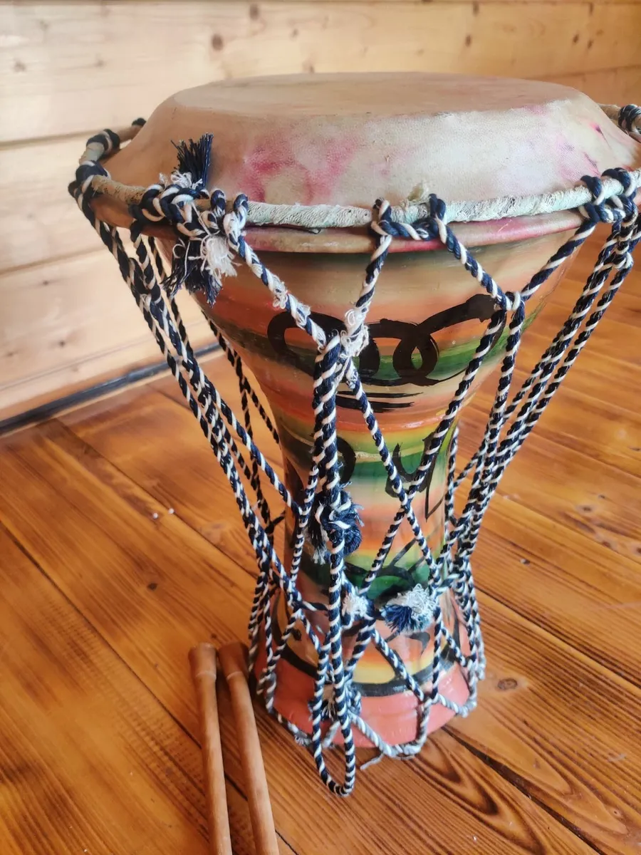 Snakeskin Earthenware drum - Image 3