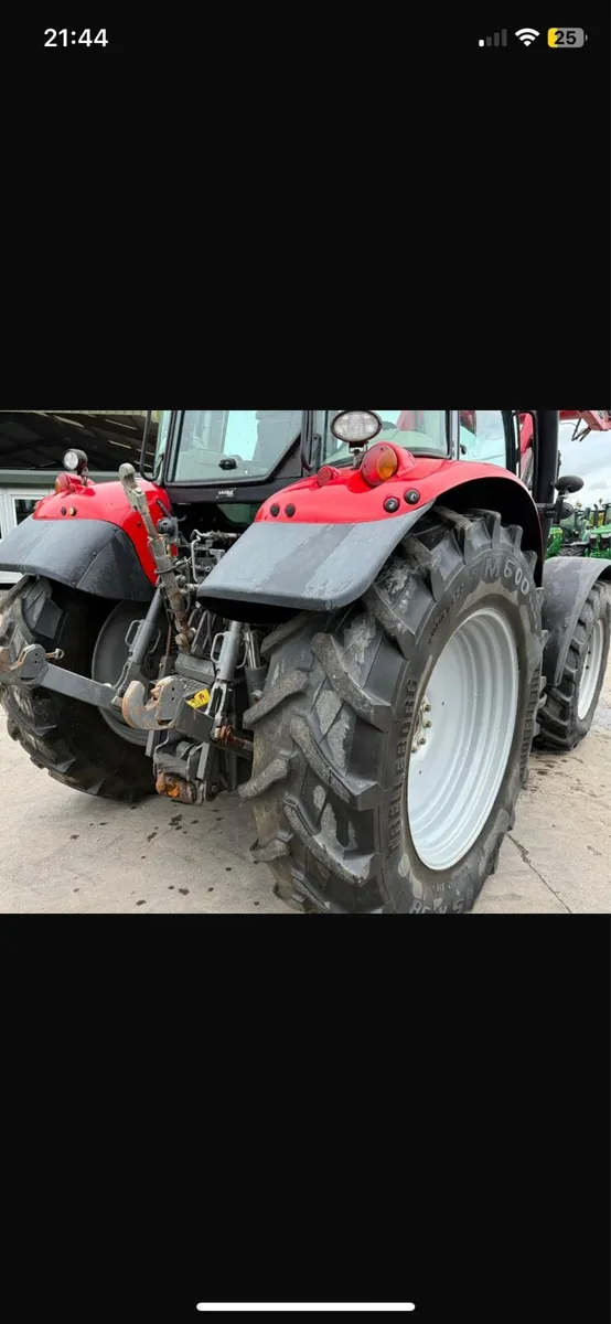 Massey Ferguson 5713sL 2017 - Image 3