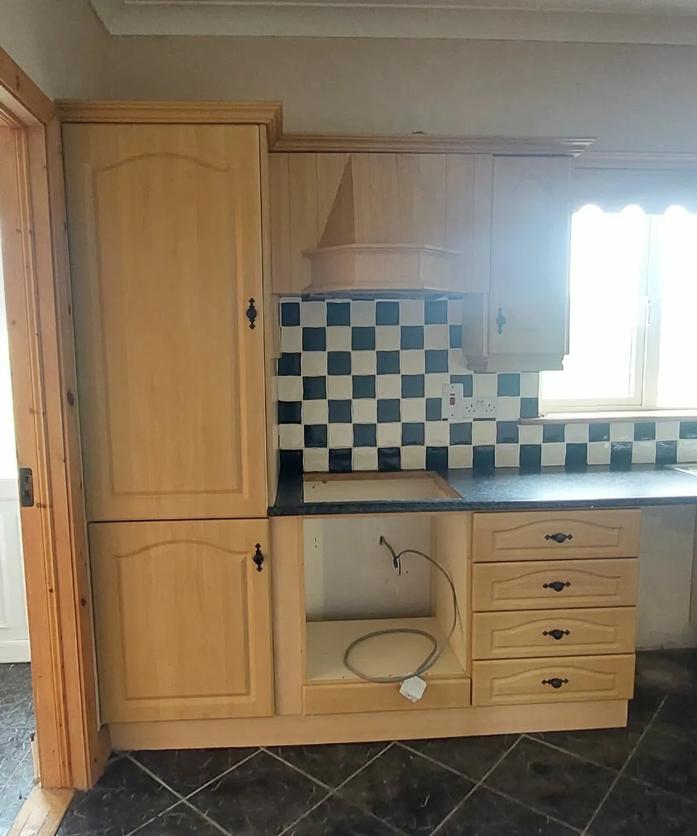 Kitchen units - Image 2