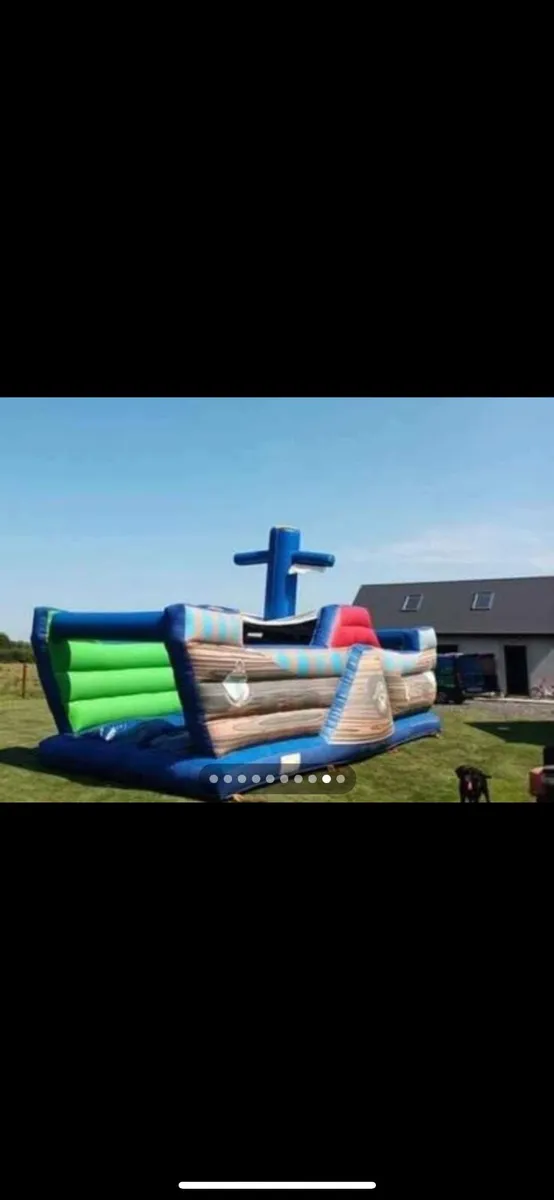 Bouncy castles - Image 1