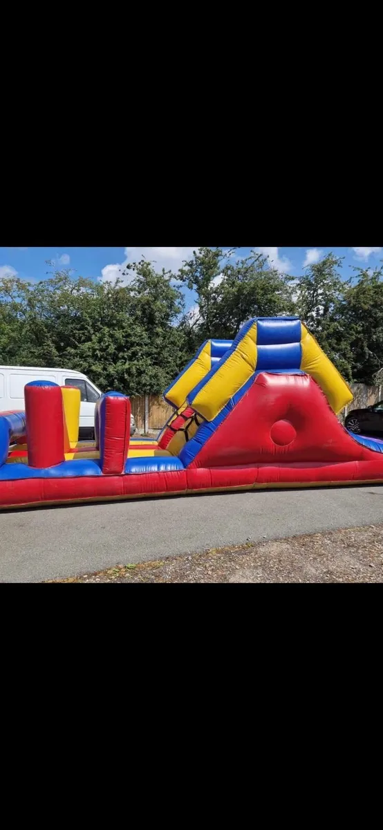 Bouncy castles - Image 3