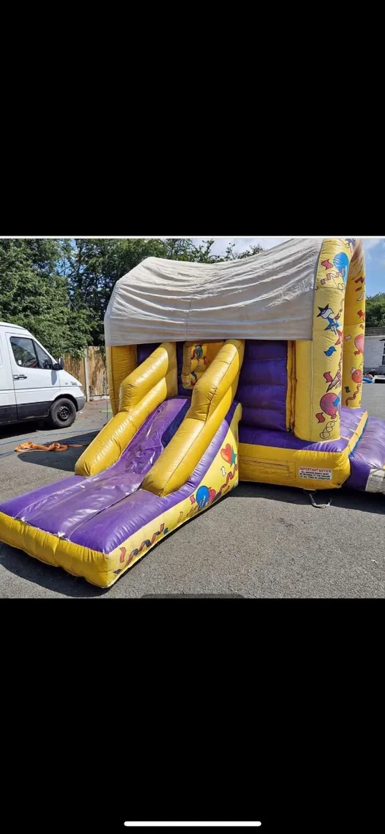 Bouncy castles - Image 4