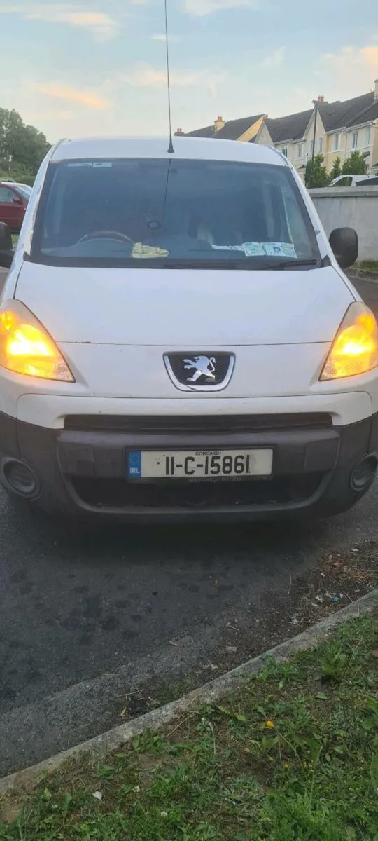 Van - Image 1
