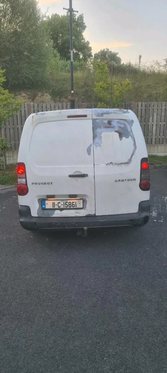 Van - Image 3