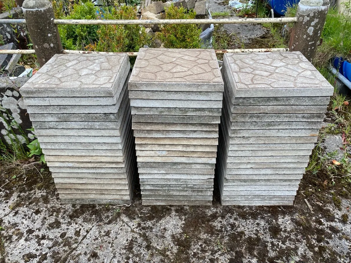 55 Paving Flags, 18 Inch x 18 Inch - Image 1
