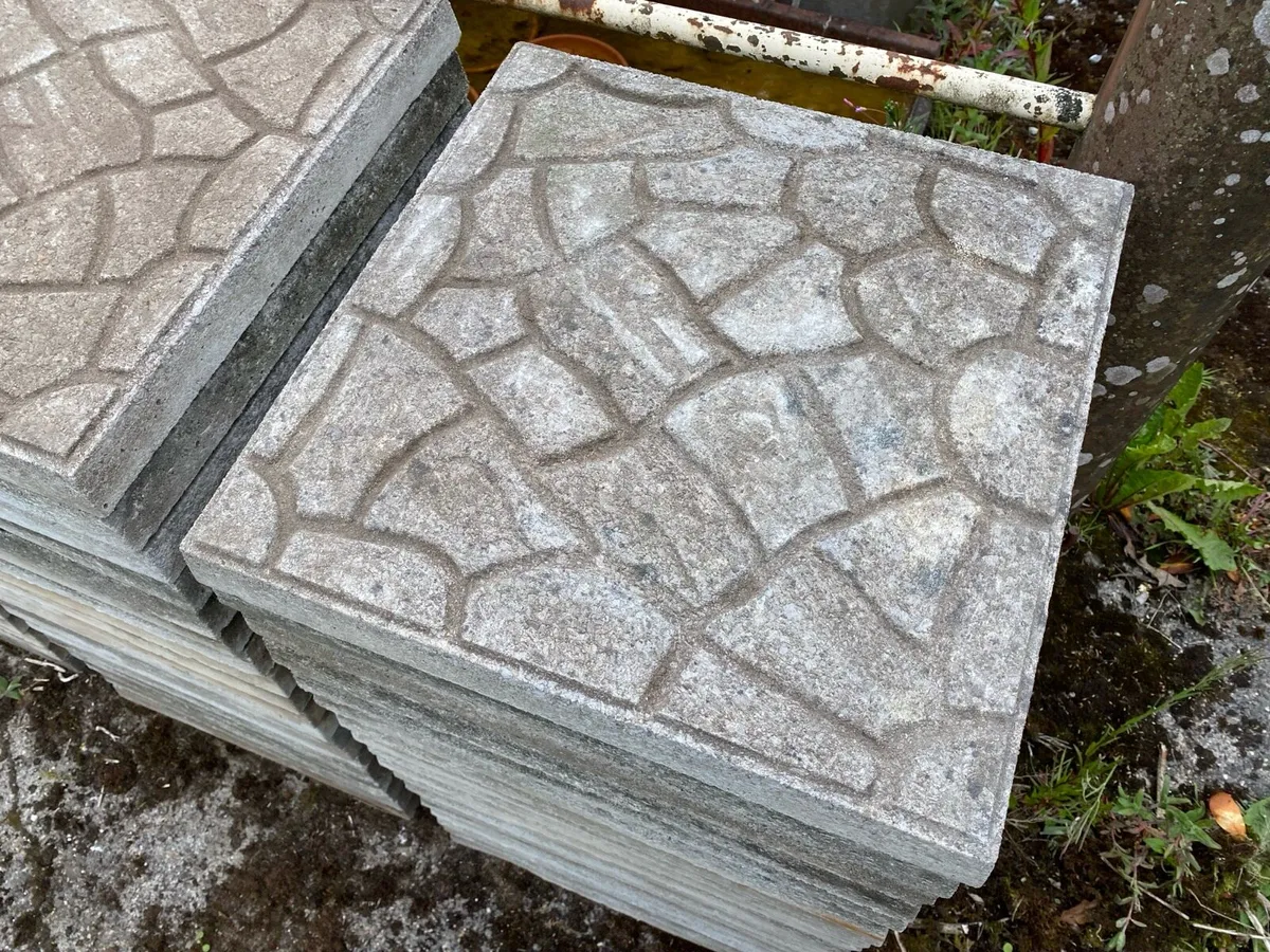 55 Paving Flags, 18 Inch x 18 Inch - Image 3