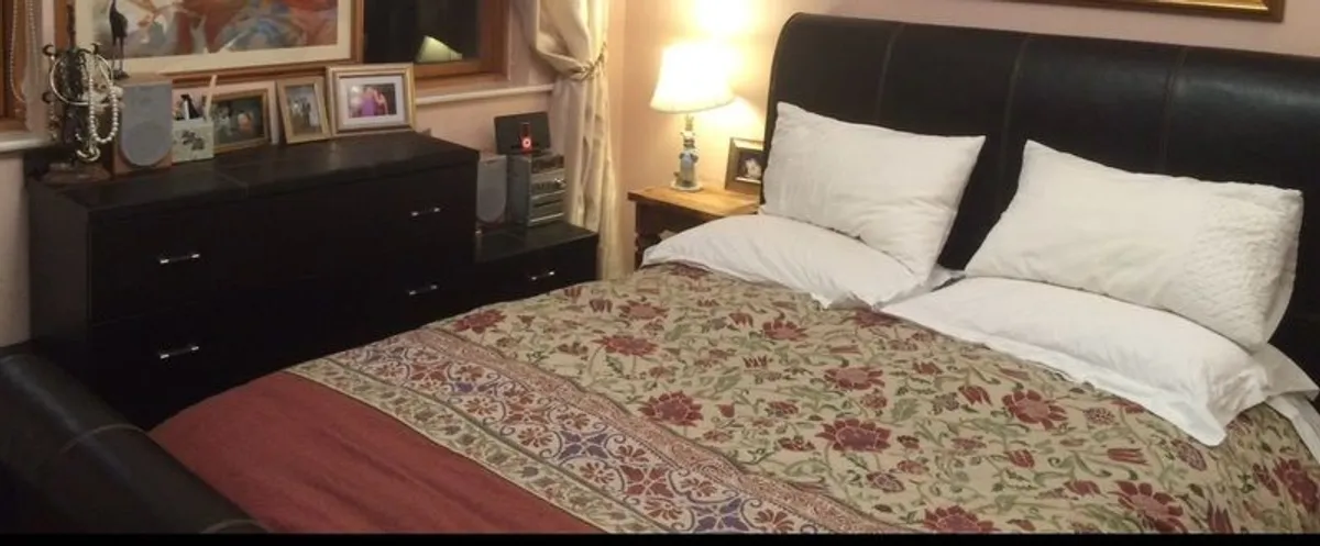 Bed - Image 1