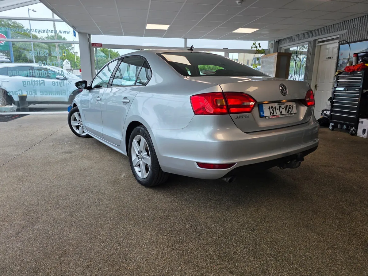 Volkswagen Jetta CL 1.6 TDI 6 Speed  2013 - Image 4