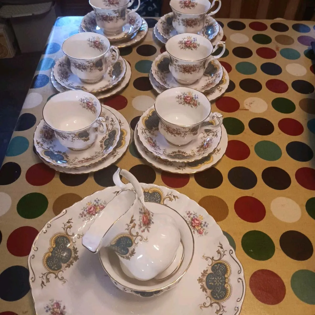 Royal Albert - Image 1