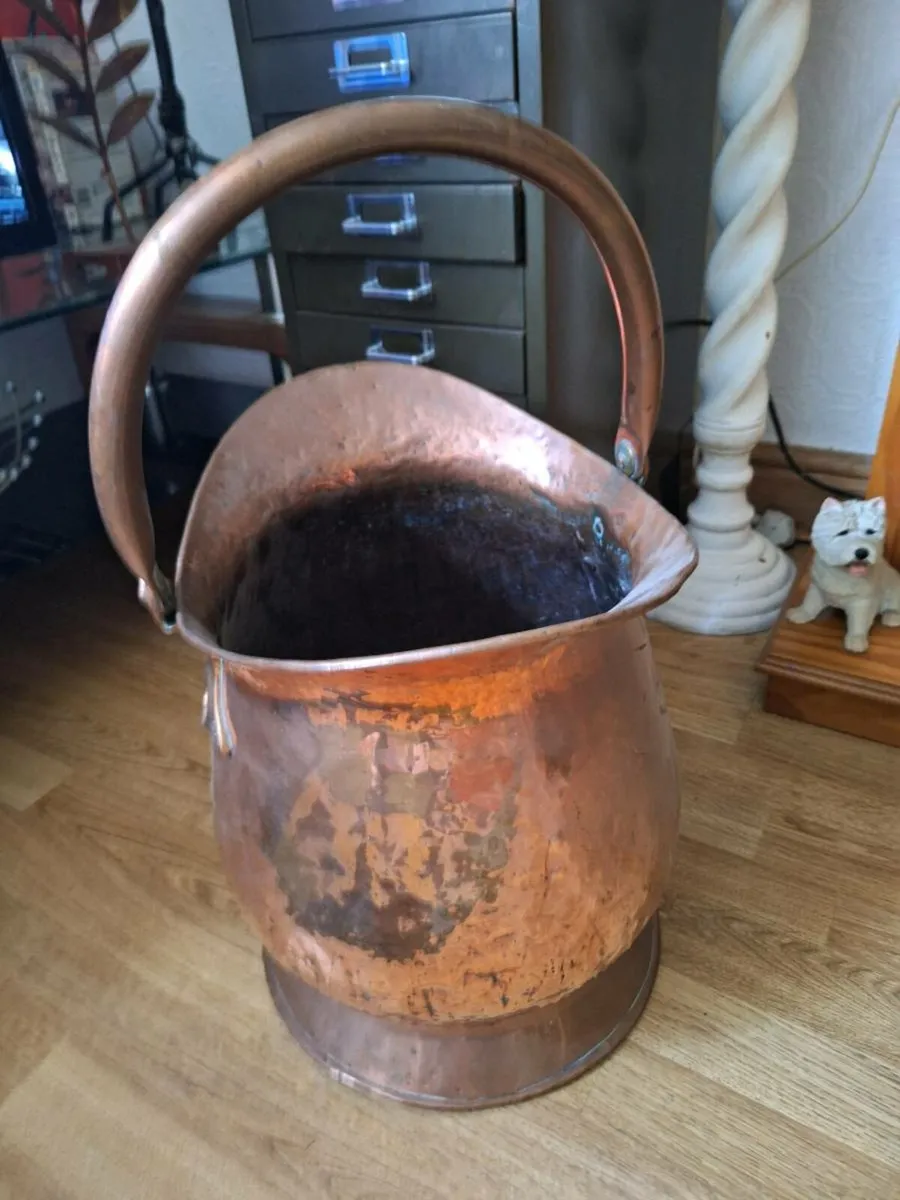 copper coal scuttle bucket with a solid handle - Image 1