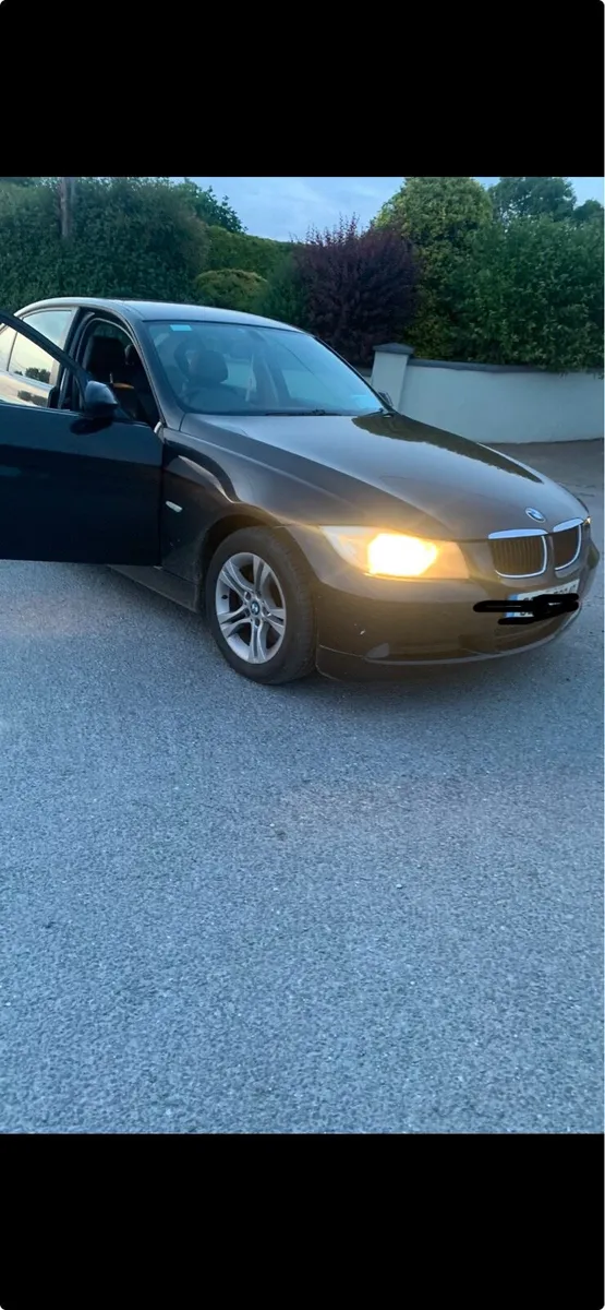 BMW 320 - Image 1