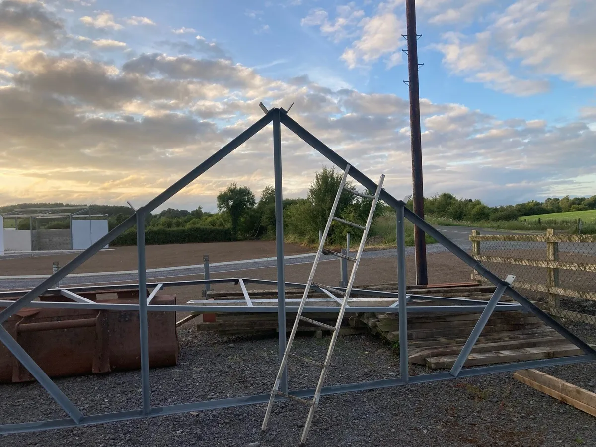 2 No. Trusses - Image 2