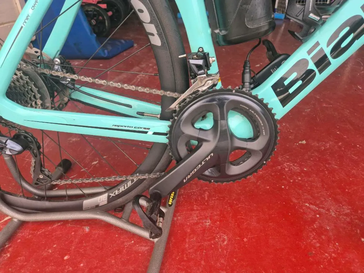 Bianchi Aria E-road Bike - Image 3