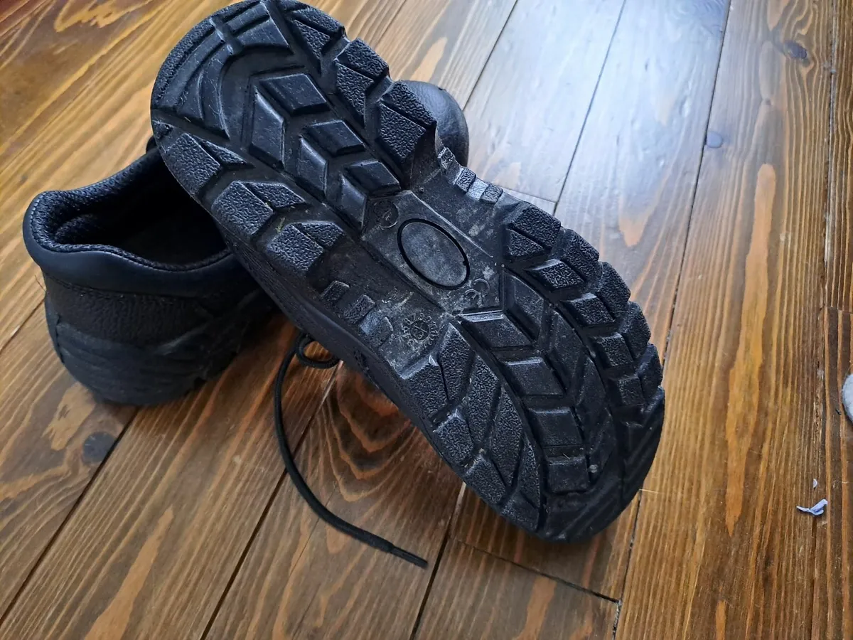 Safety Shoes - Image 3