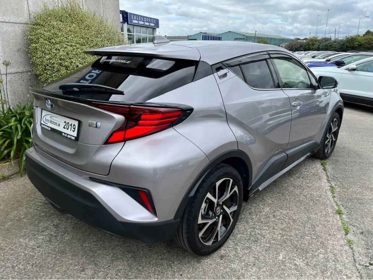 Toyota C-HR SOL Hybrid Automatic 1.8 Petrol //hig - Image 4