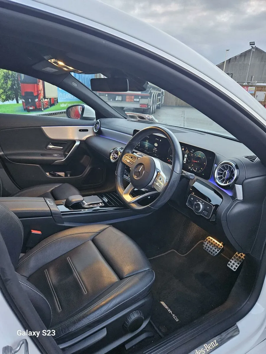 Mercedes Benz CLA CLASS 220d AMG - Image 4