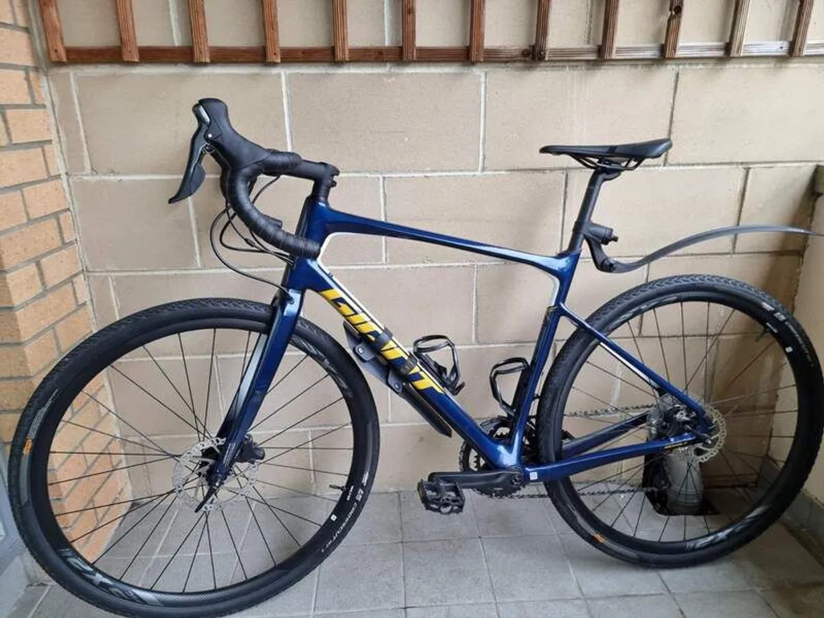 Giant Revolt Advanced Gravel Bike - Image 2