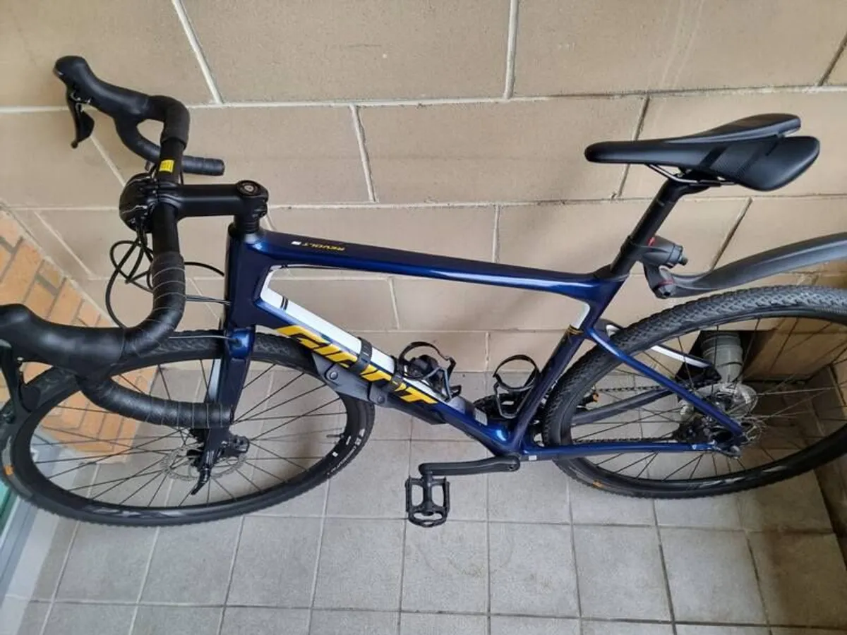 Giant Revolt Advanced Gravel Bike - Image 3