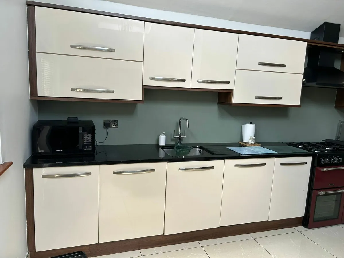 Kitchen - Image 3