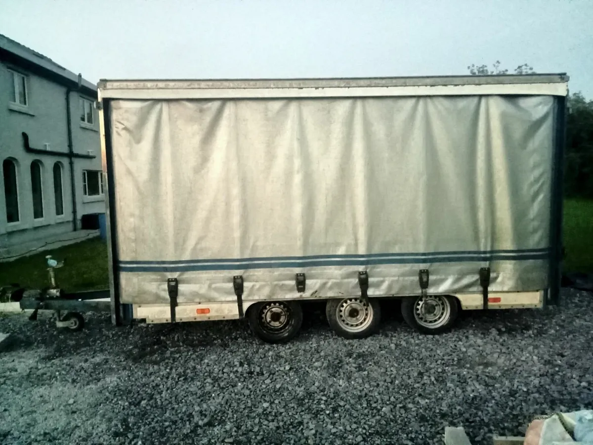Trailer