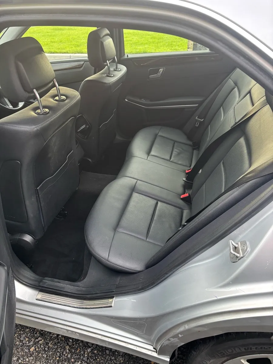 Mercedes E220 - Image 3