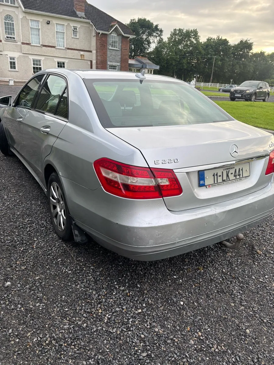 Mercedes E220 - Image 4