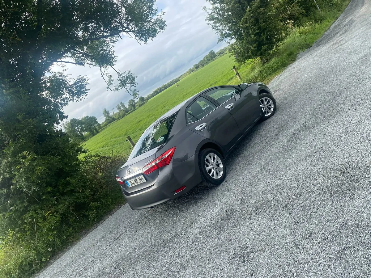 Toyota Corolla  luna - Image 2