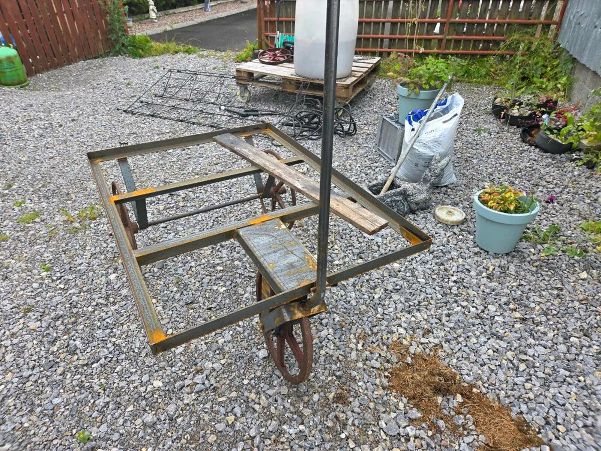 3 wheel trolley - Image 3