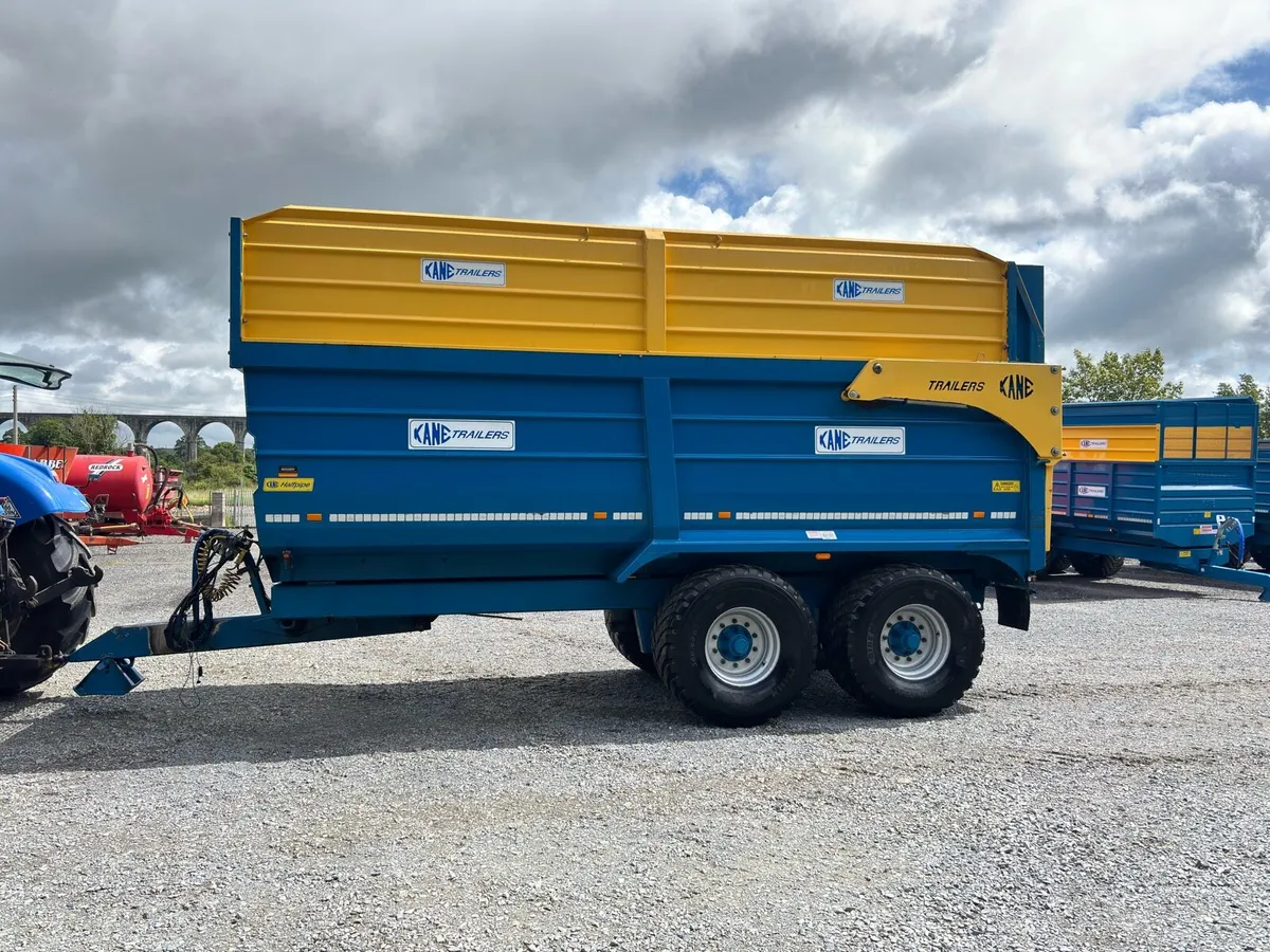 2019 Kane 16T Halfpipe silage trailer - Image 1