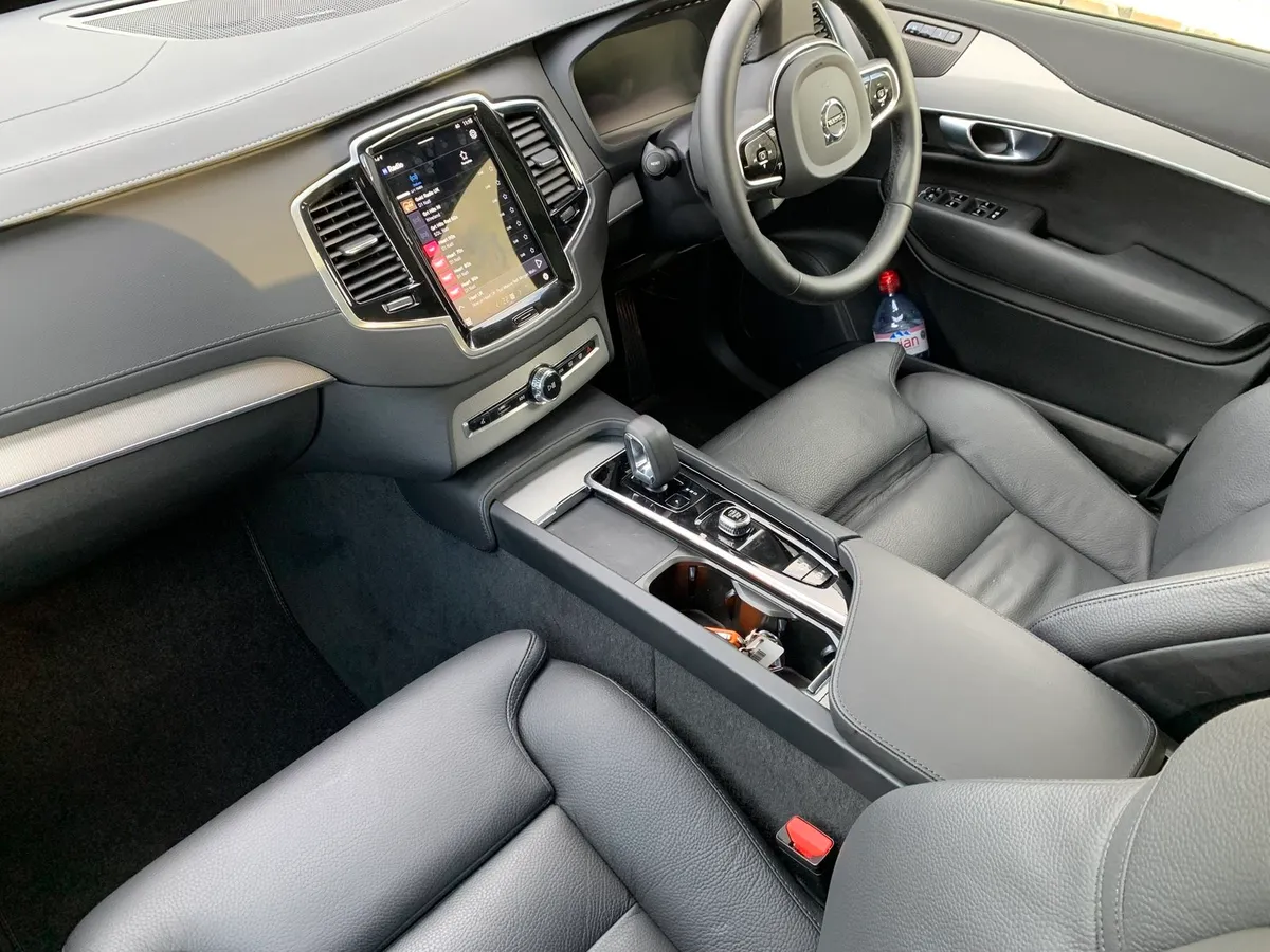 Volvo XC90 - Image 2