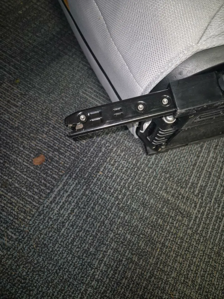 Silver cross Buggy and two infa baby car seats - Image 2