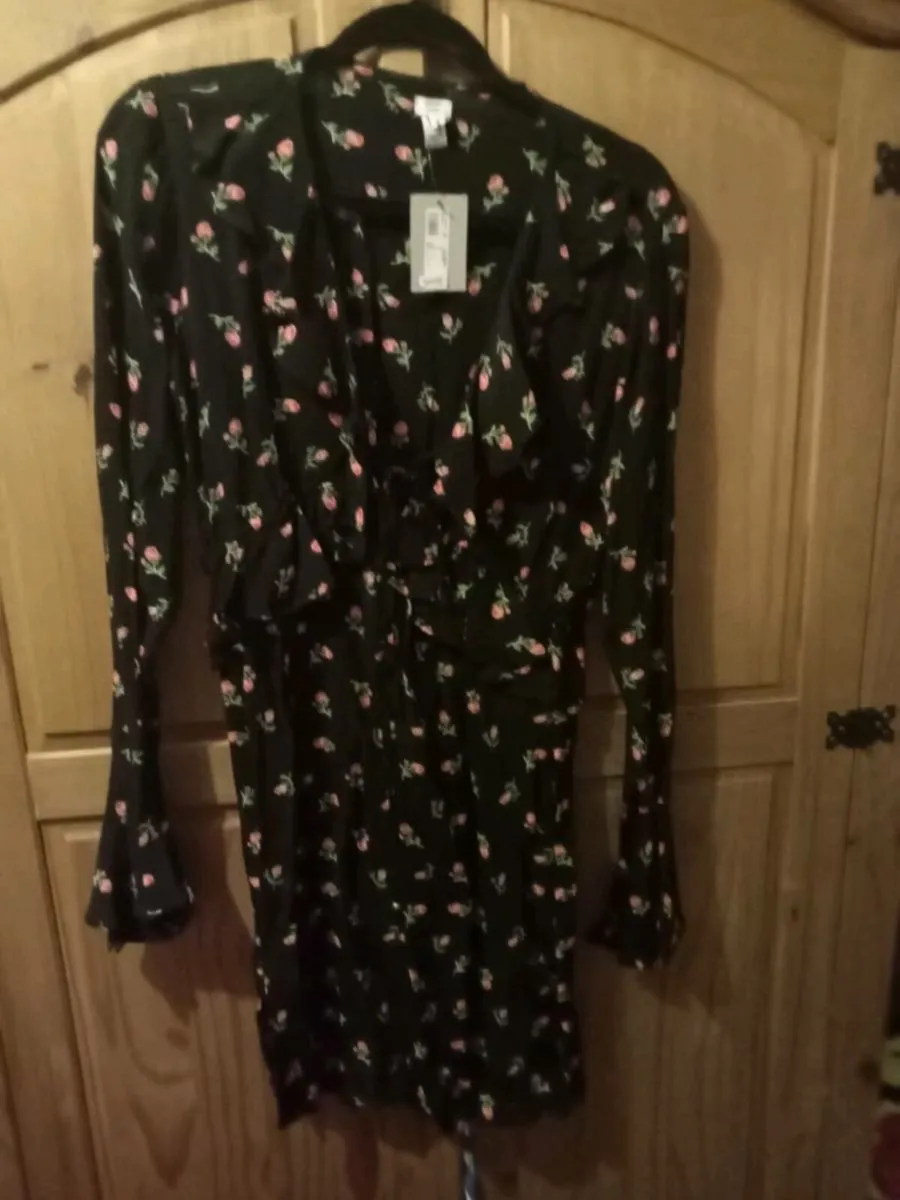 Ladies dresses new size 10 - Image 1