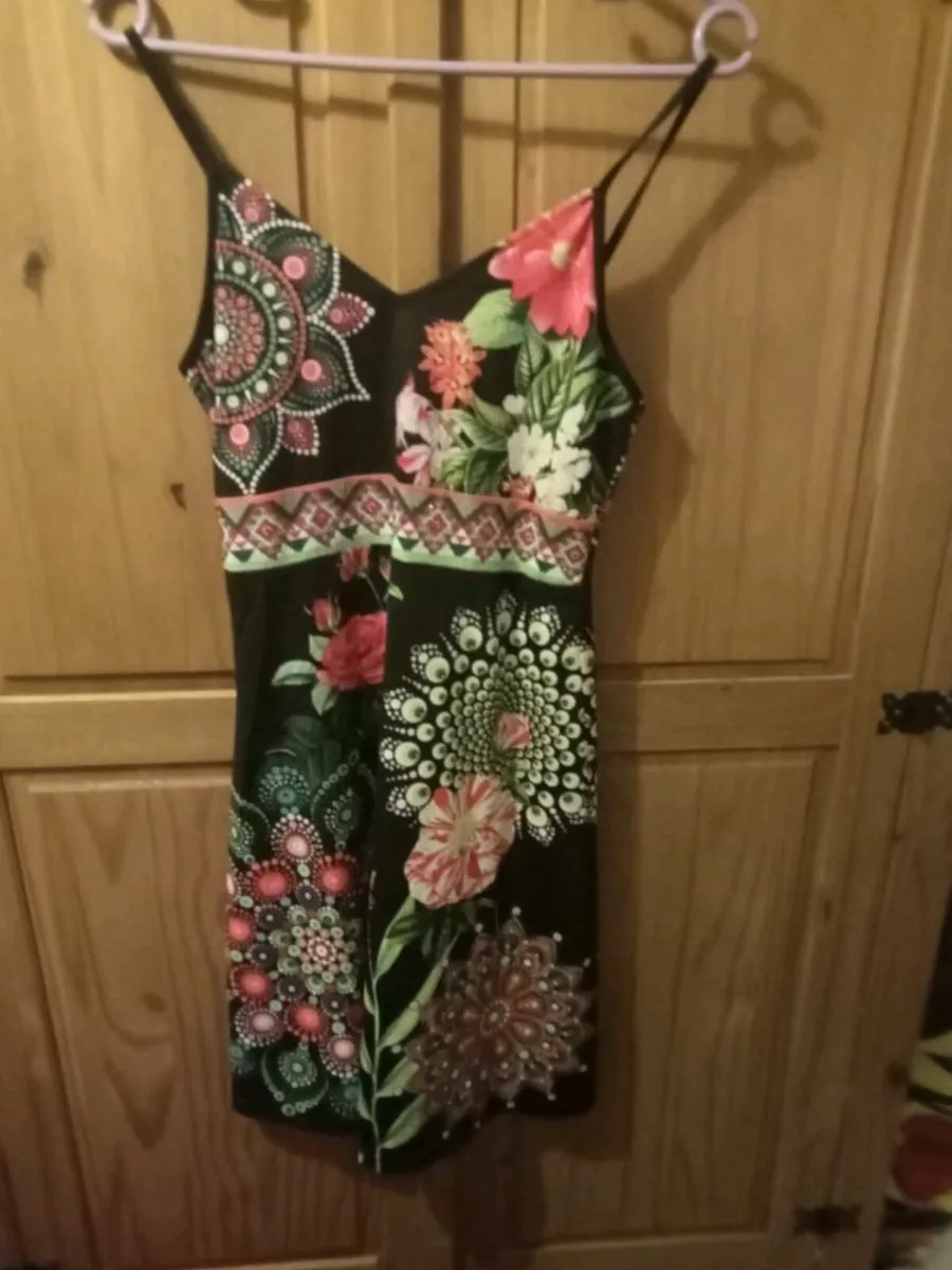 Ladies dress size 10 and top size 8 - Image 1