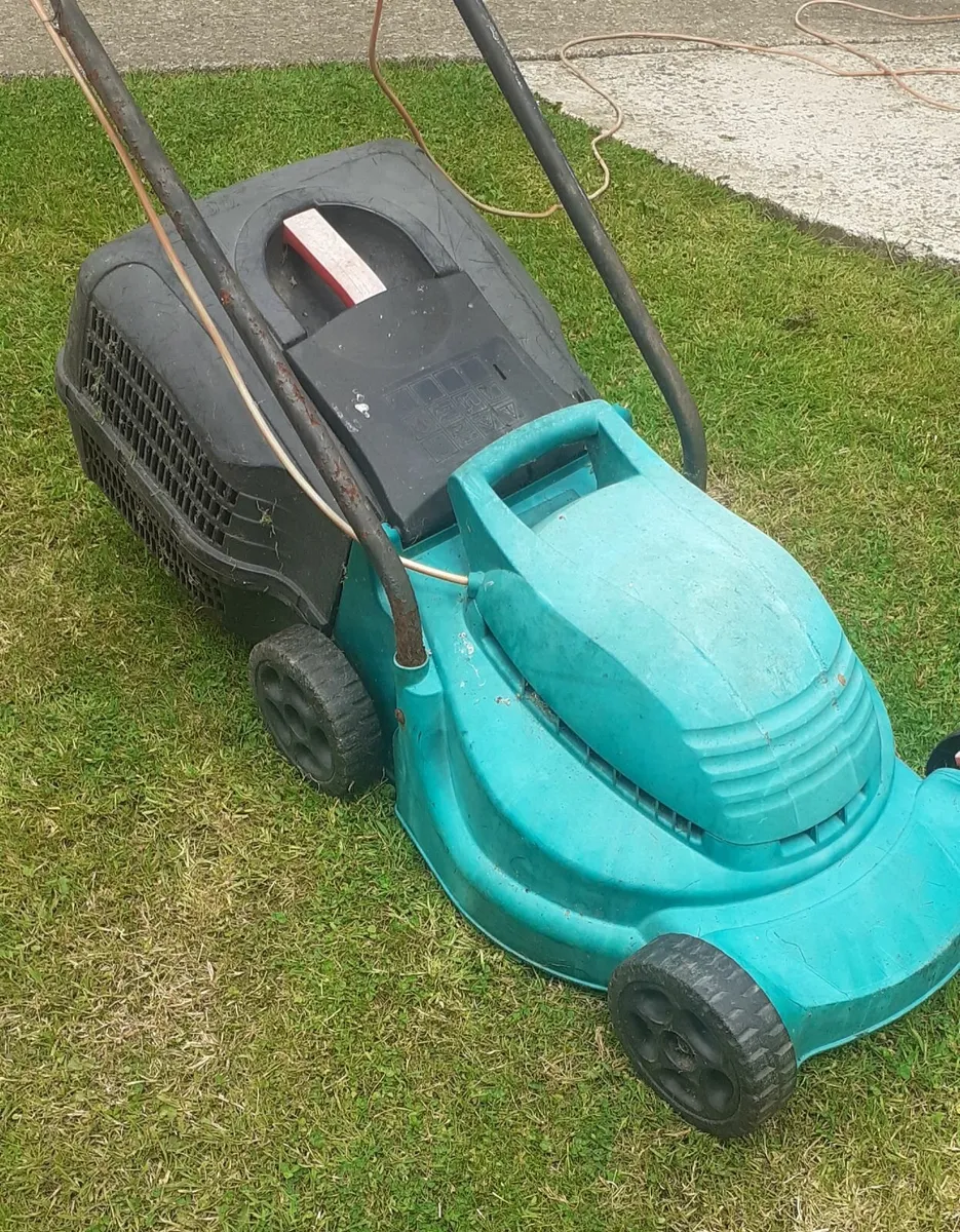 Lawn mower - Image 1
