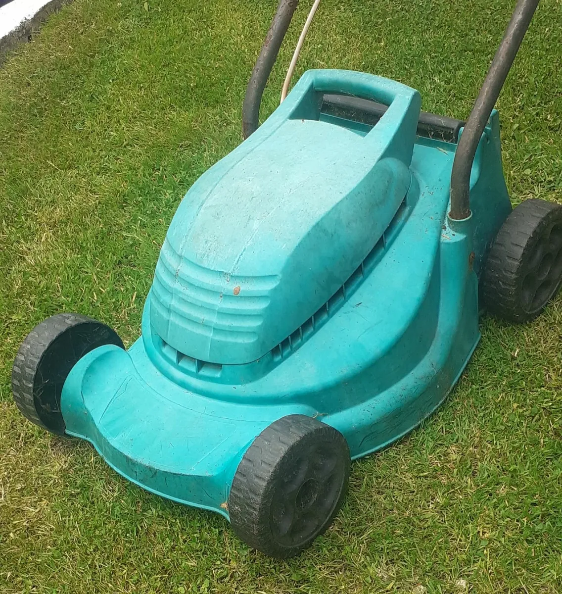 Lawn mower - Image 2