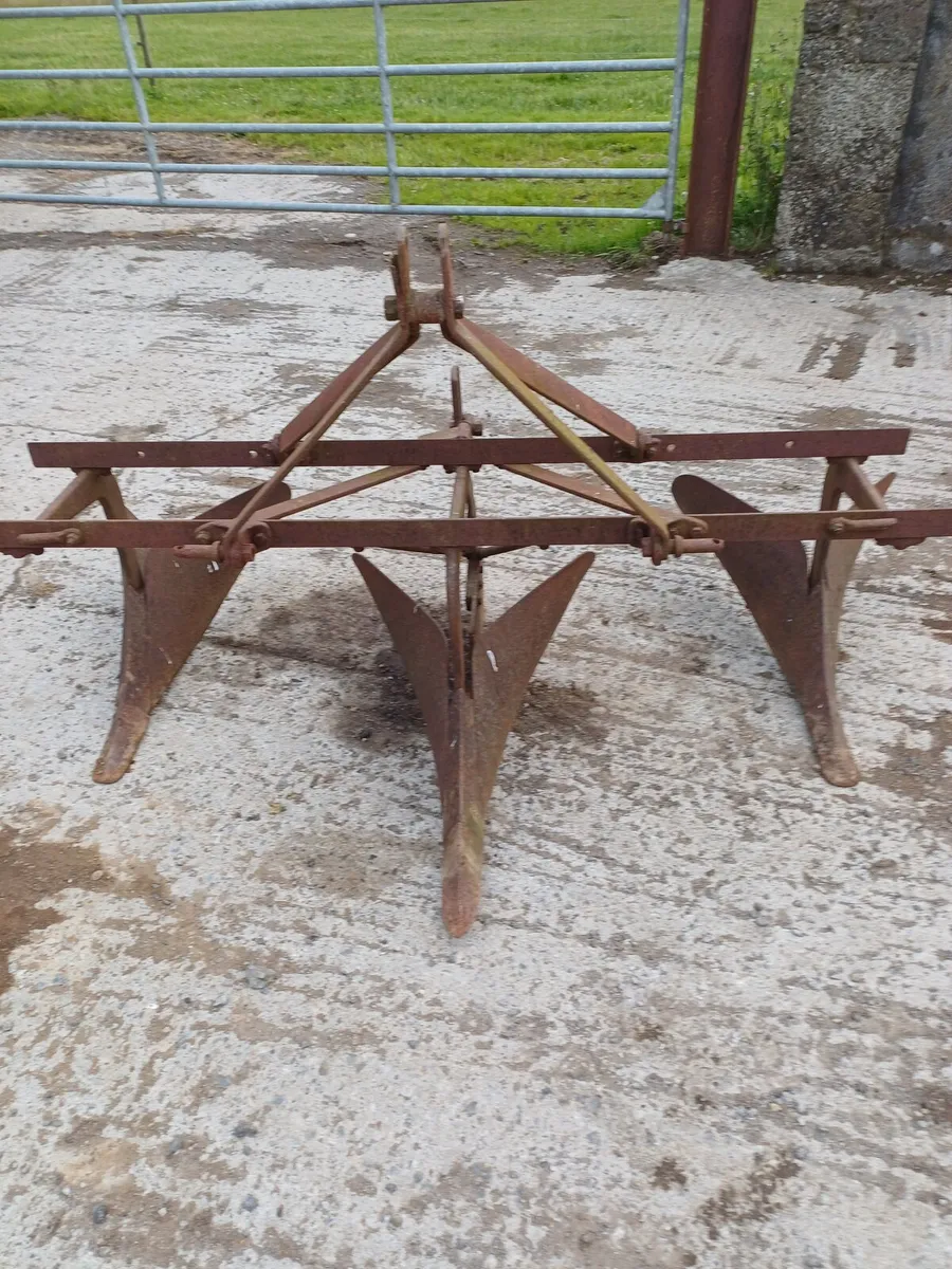 Drill plough grubber, pig trough - Image 1