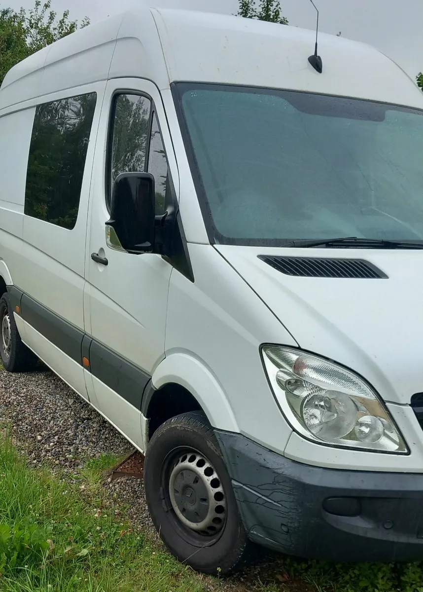 Mercedes Sprinter MWB Crew Cab - Image 3