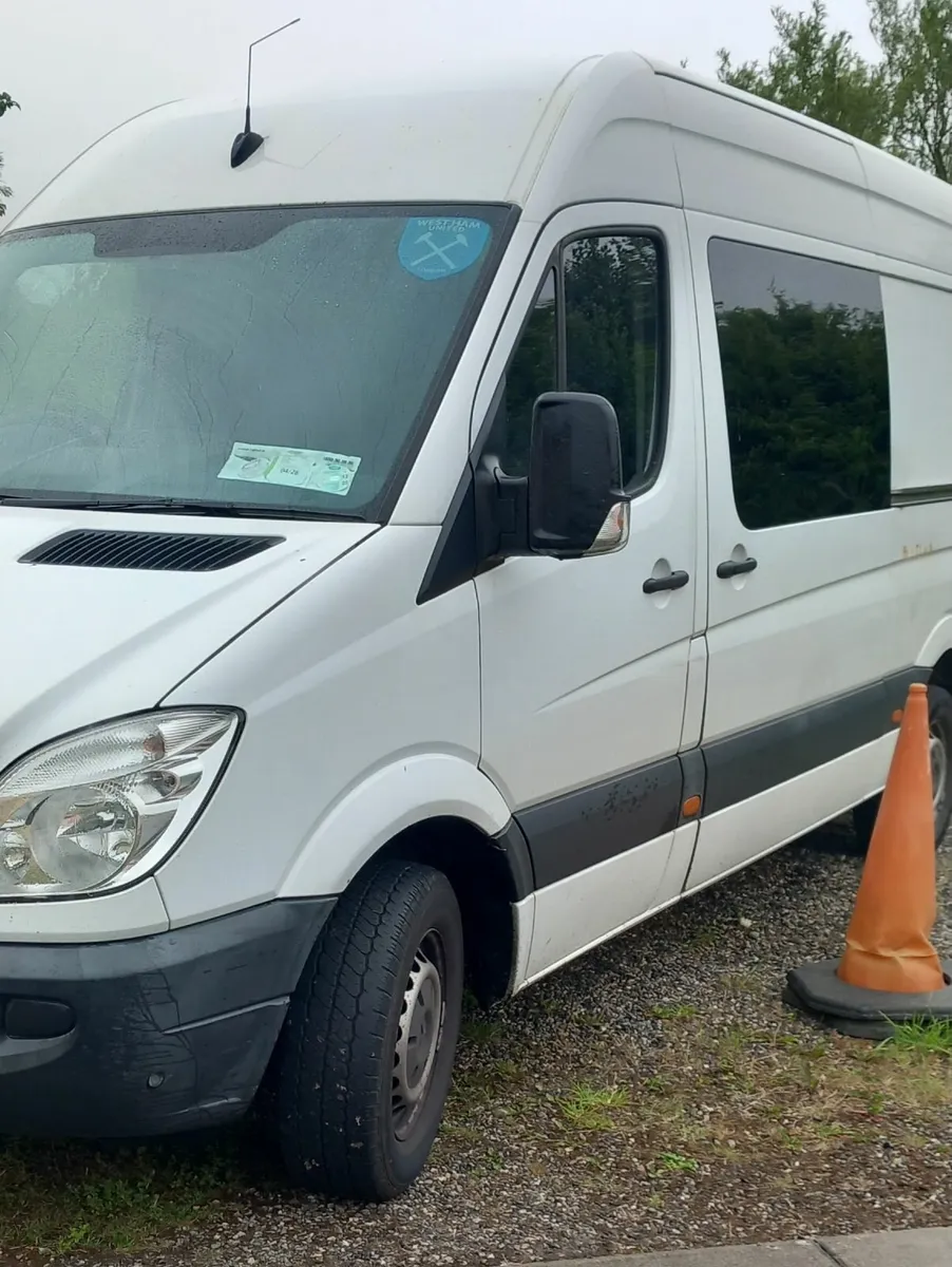 Mercedes Sprinter MWB Crew Cab - Image 4