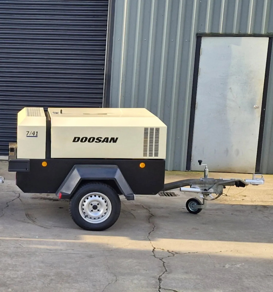 DOOSAN 7/41 COMPRESSOR *NO VAT* - Image 2