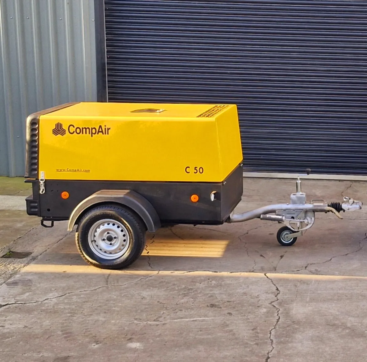 COMPAIR C50 ROAD COMPRESSOR * NO VAT* - Image 3