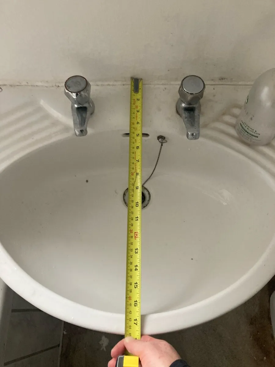 Wash hand basin on pedestal - Image 2