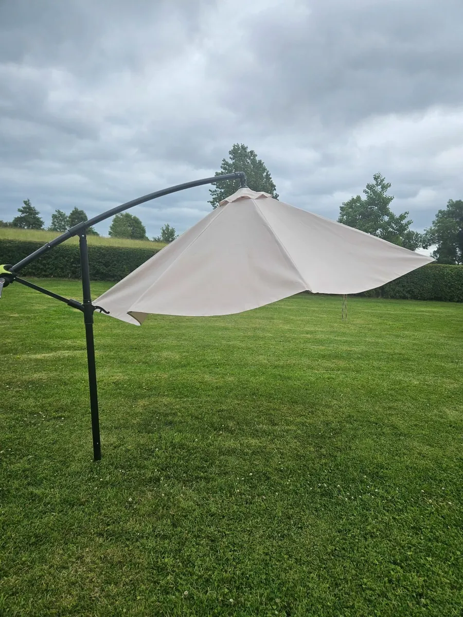 Beige parasol - Image 2