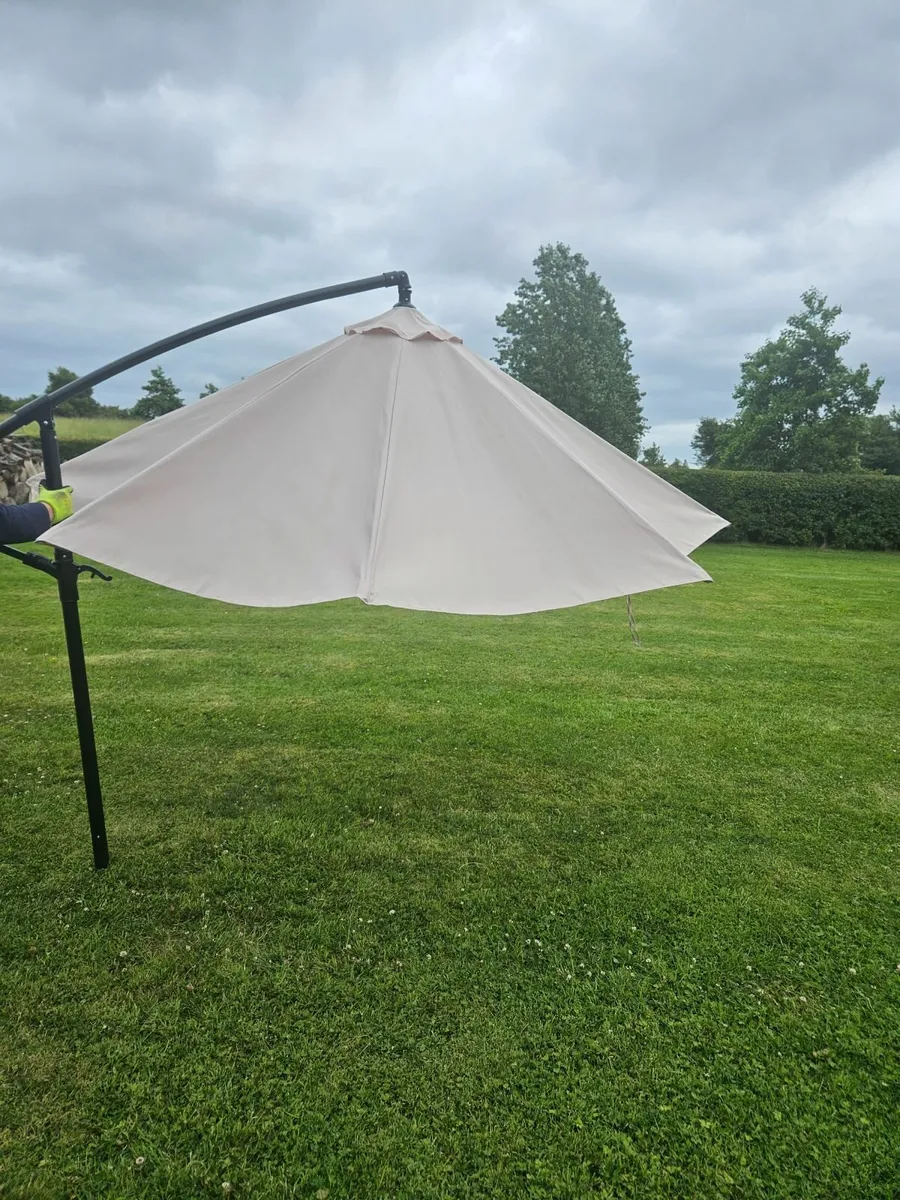 Beige parasol - Image 4