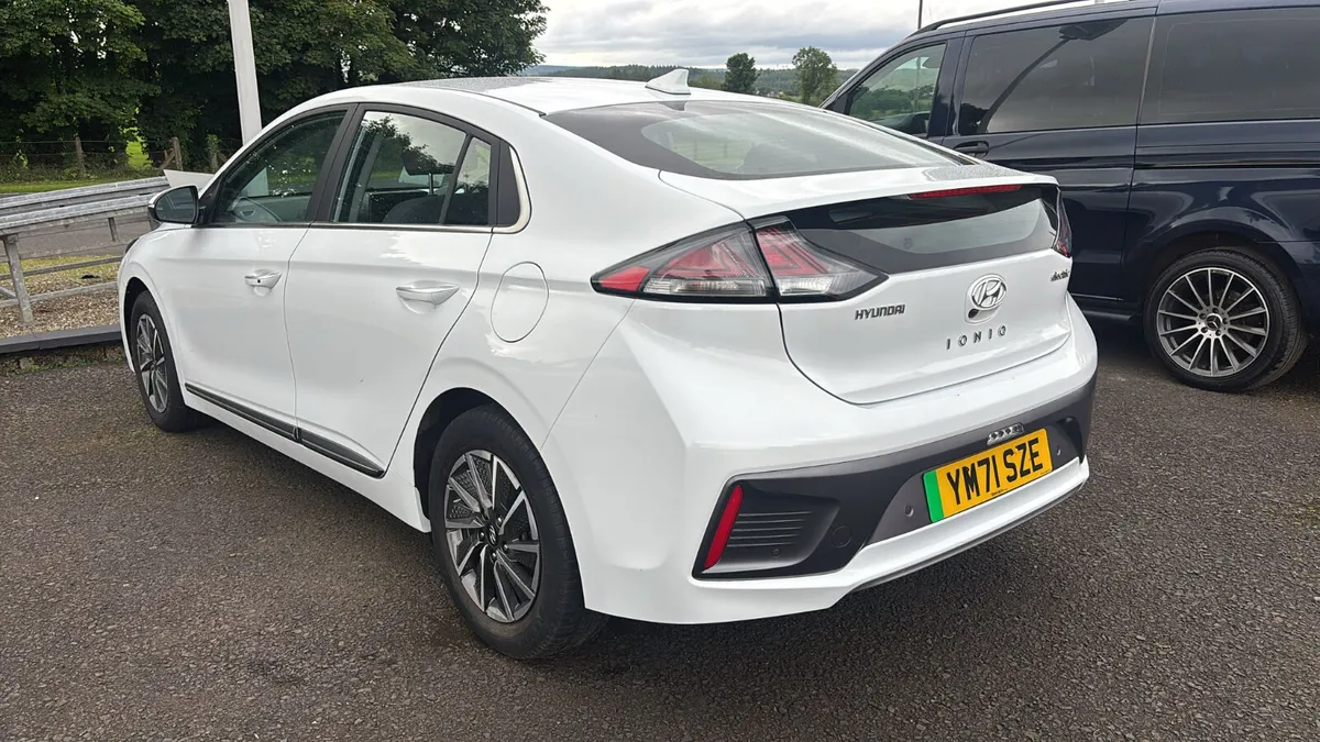Hyundai IONIQ  100kW Premium 38kWh 5dr Auto 2022 - Image 2