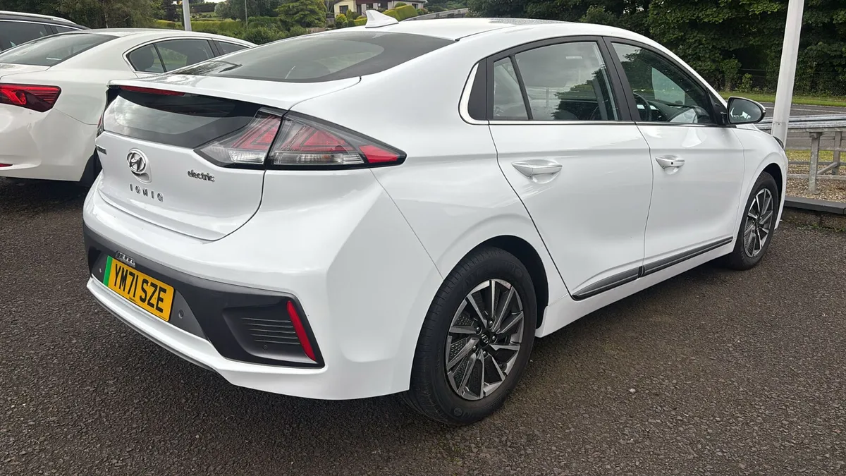 Hyundai IONIQ  100kW Premium 38kWh 5dr Auto 2022 - Image 3