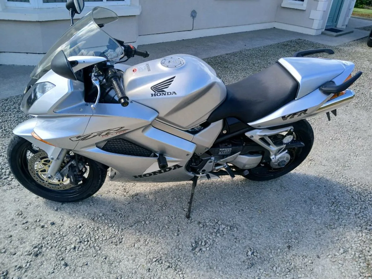 Motorcycle - Image 4