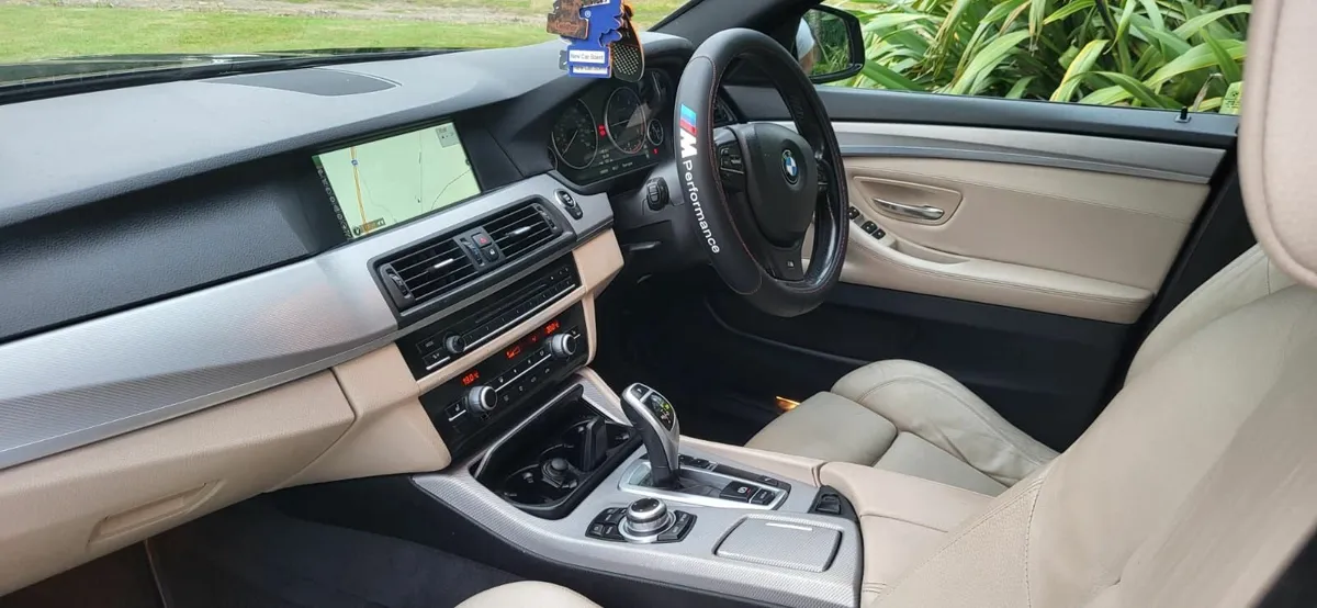BMW 5-Series 2012 - Image 4