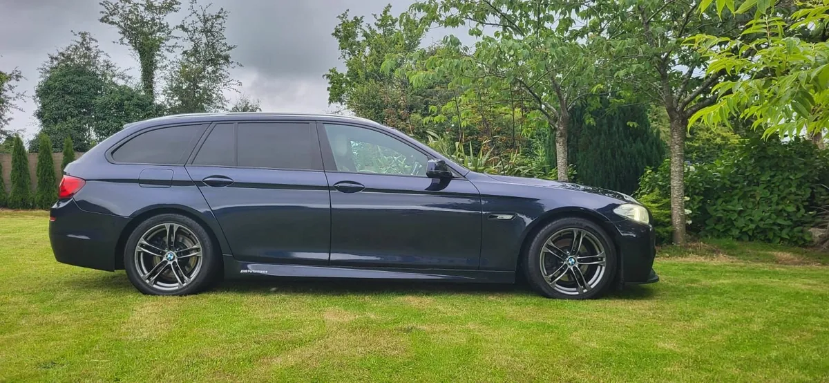 BMW 5-Series 2012 - Image 2