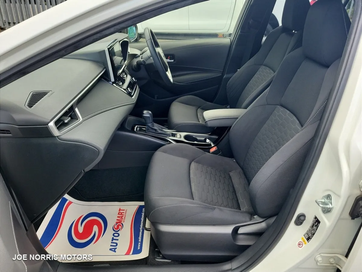 Toyota Corolla Sport 1.8 Hybrid - Image 4