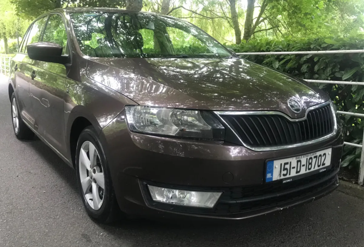 Skoda Rapid 1.6 Tdi Deluxe Edition Sportback - Image 2